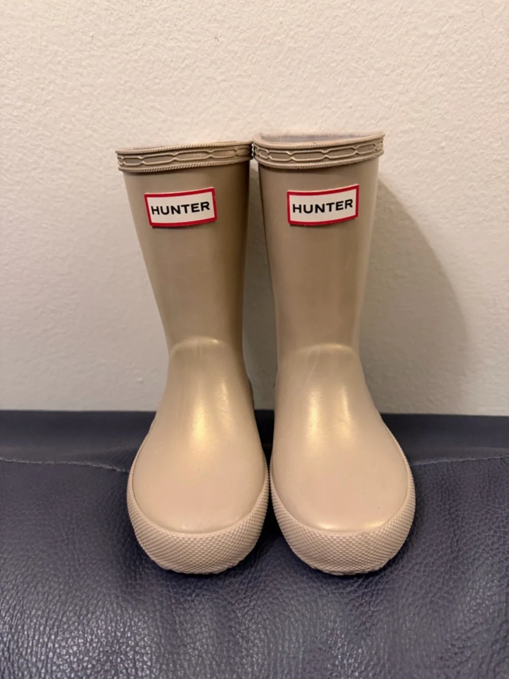 HUNTER KIDS' FIRST CLASSIC NEBULA WATERPROOF RAIN BOOT IN PALE GOLD SIZE 8US